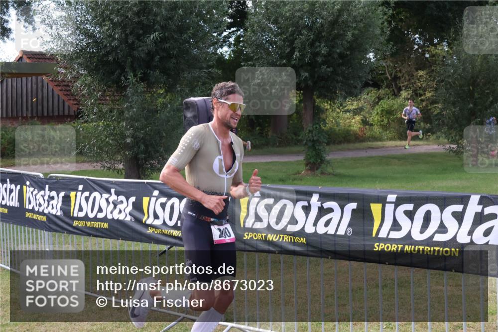 31.08.2025 - Elbe Triathlon Hamburg Luisa Fischer http://msf.ph/oto/8673023 31.08.2025 10:07:19 Laufen 20 meine-sportfotos.de