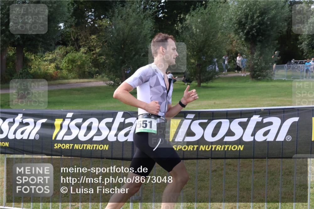 31.08.2025 - Elbe Triathlon Hamburg Luisa Fischer http://msf.ph/oto/8673048 31.08.2025 10:07:30 Laufen  meine-sportfotos.de