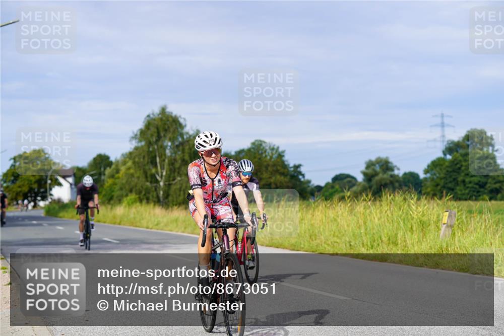 31.08.2025 - Elbe Triathlon Hamburg Michael Burmester http://msf.ph/oto/8673051 31.08.2025 10:10:14 Radfahren 459, 652, 699, 789 meine-sportfotos.de