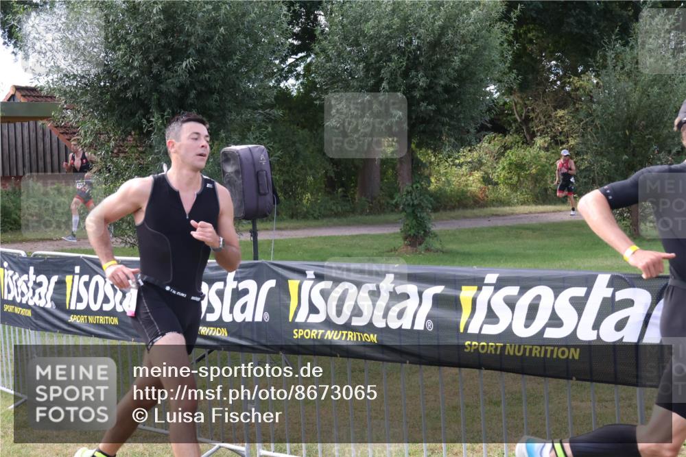 31.08.2025 - Elbe Triathlon Hamburg Luisa Fischer http://msf.ph/oto/8673065 31.08.2025 10:08:09 Laufen  meine-sportfotos.de