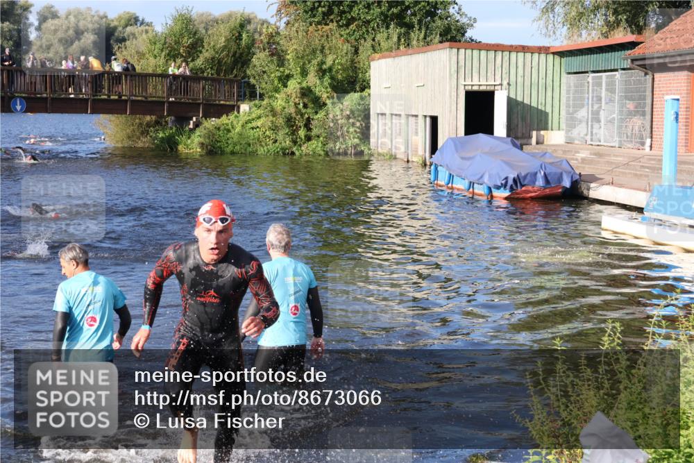 31.08.2025 - Elbe Triathlon Hamburg Luisa Fischer http://msf.ph/oto/8673066 31.08.2025 08:41:25 Schwimmen 382 meine-sportfotos.de