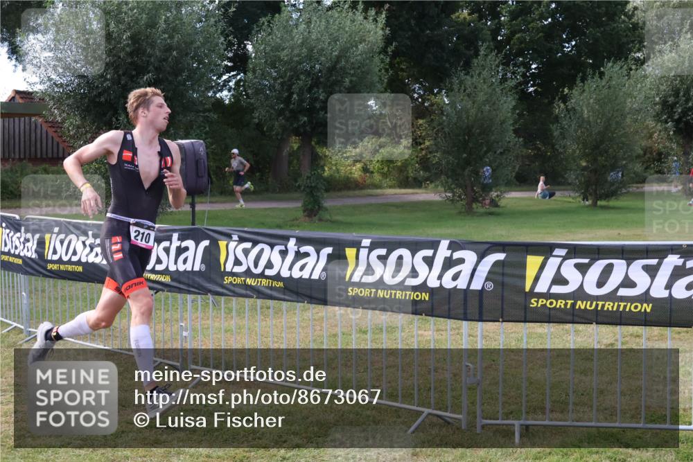 31.08.2025 - Elbe Triathlon Hamburg Luisa Fischer http://msf.ph/oto/8673067 31.08.2025 10:08:15 Laufen 210 meine-sportfotos.de