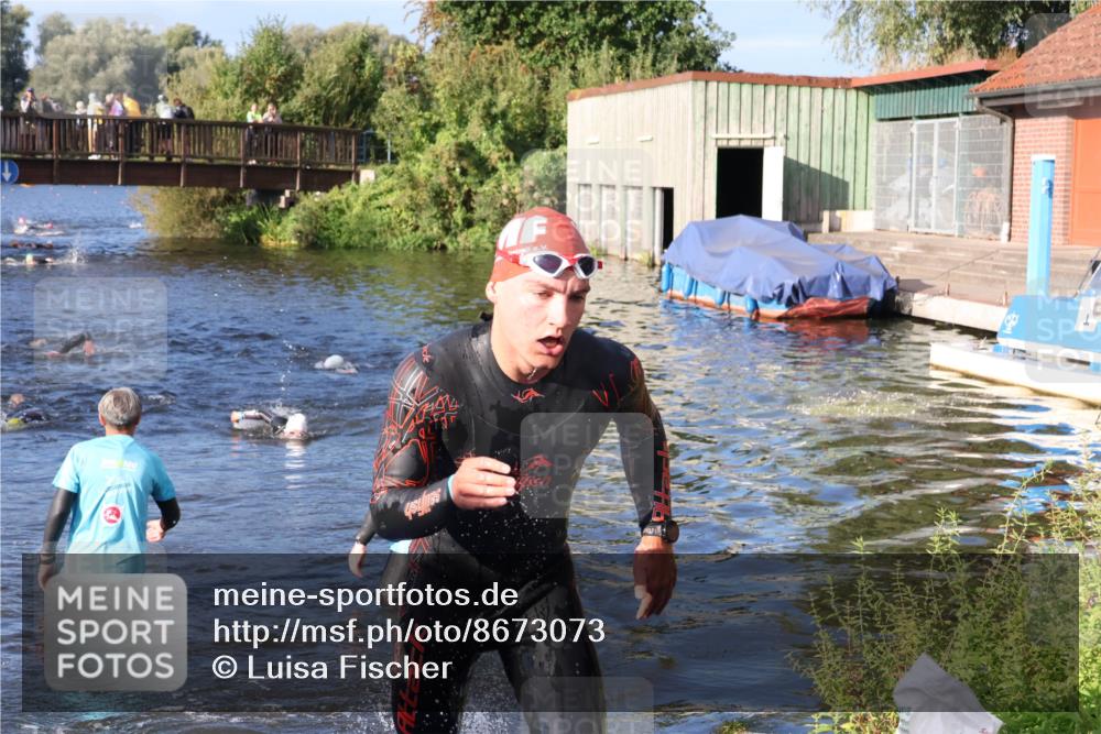 31.08.2025 - Elbe Triathlon Hamburg Luisa Fischer http://msf.ph/oto/8673073 31.08.2025 08:41:26 Schwimmen 382 meine-sportfotos.de