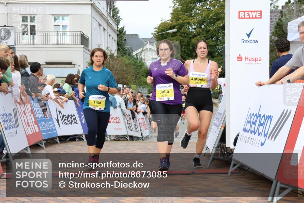 31.08.2025 - 21. Blankeneser Heldenlauf Strokosch-Dieckow http://msf.ph/oto/8673085 31.08.2025 10:31:11 Ziel 2437, 2324, 2147, 2121, 2307, 2018 meine-sportfotos.de