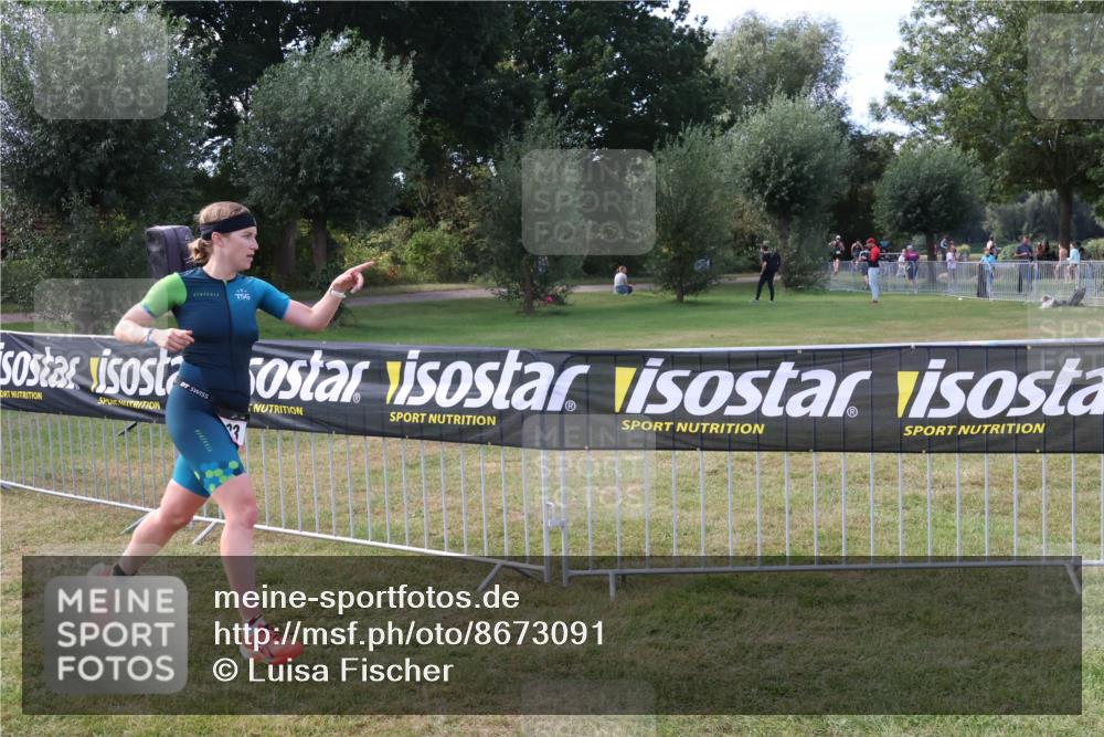 31.08.2025 - Elbe Triathlon Hamburg Luisa Fischer http://msf.ph/oto/8673091 31.08.2025 10:08:37 Laufen  meine-sportfotos.de