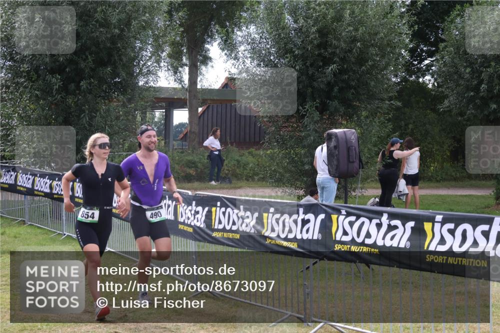 31.08.2025 - Elbe Triathlon Hamburg Luisa Fischer http://msf.ph/oto/8673097 31.08.2025 11:00:26 Laufen 854, 490 meine-sportfotos.de