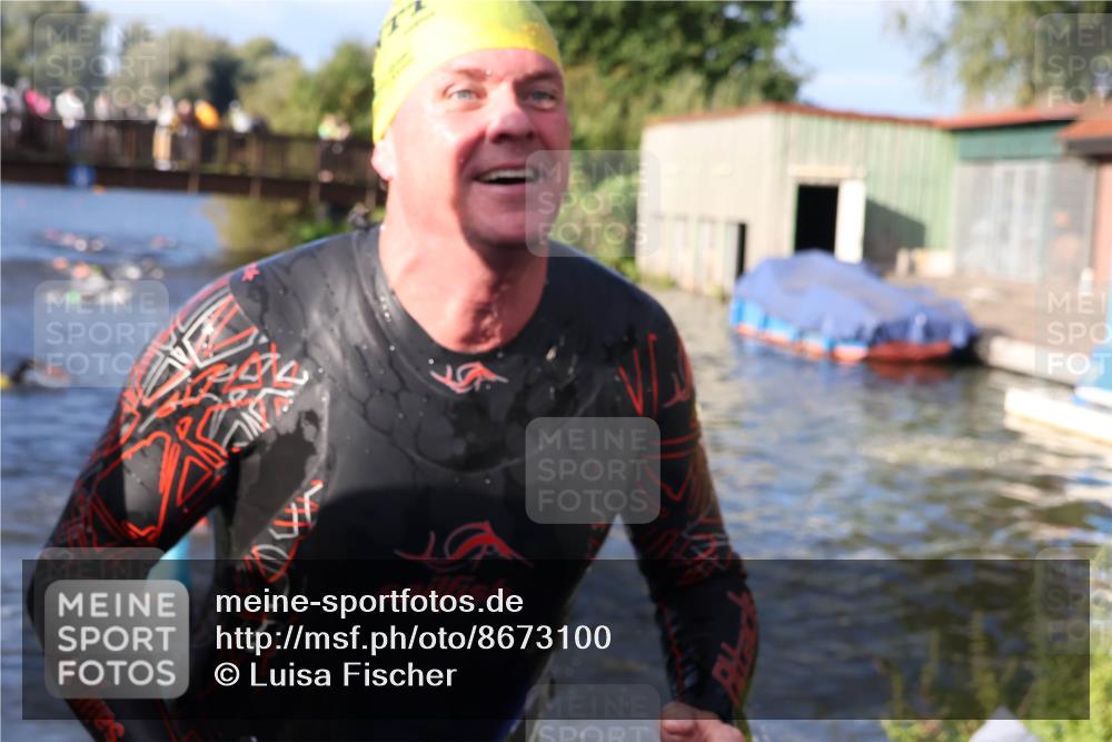 31.08.2025 - Elbe Triathlon Hamburg Luisa Fischer http://msf.ph/oto/8673100 31.08.2025 08:41:39 Schwimmen 254, 332, 340, 344 meine-sportfotos.de
