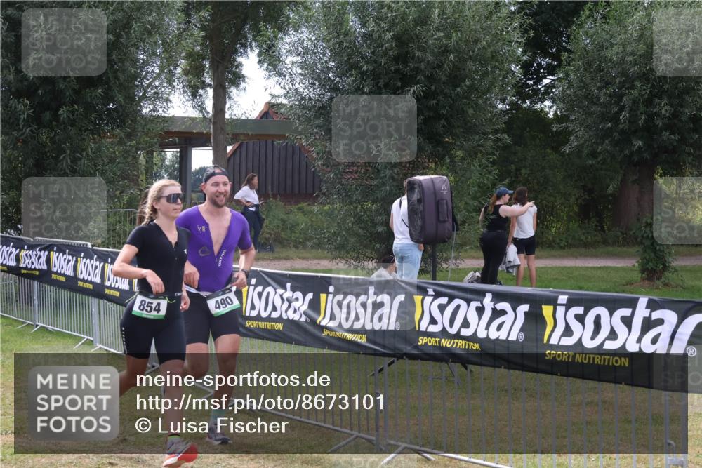 31.08.2025 - Elbe Triathlon Hamburg Luisa Fischer http://msf.ph/oto/8673101 31.08.2025 11:00:27 Laufen 854, 490 meine-sportfotos.de