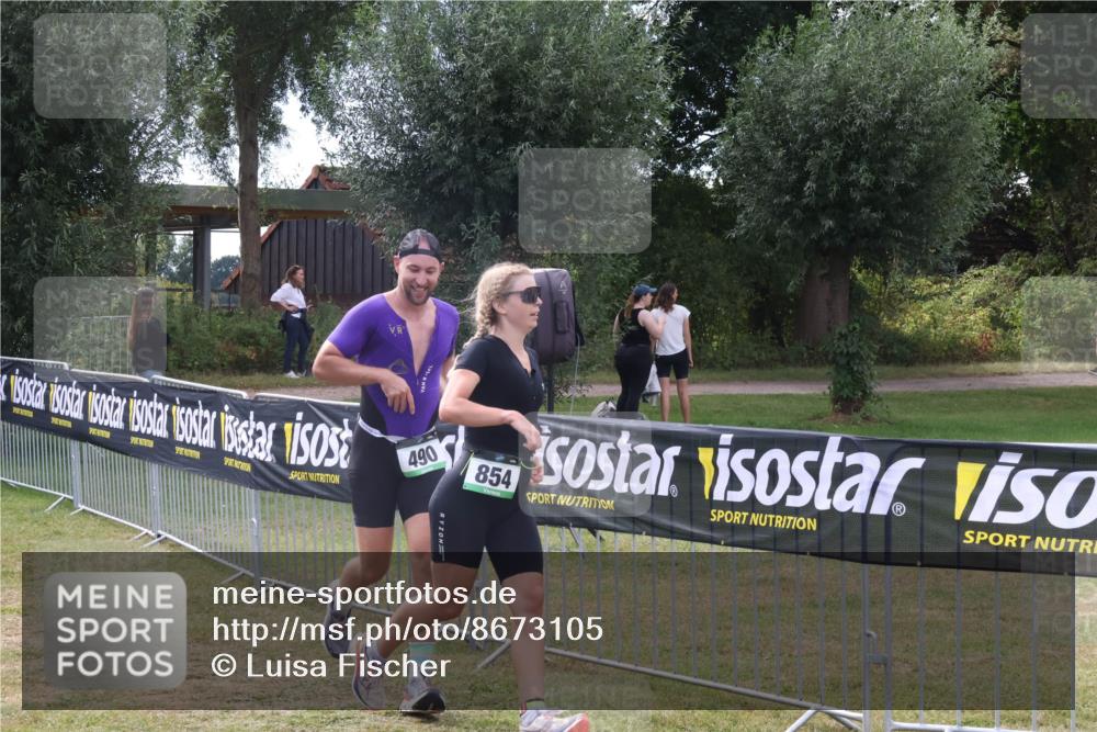 31.08.2025 - Elbe Triathlon Hamburg Luisa Fischer http://msf.ph/oto/8673105 31.08.2025 11:00:27 Laufen 490, 854 meine-sportfotos.de