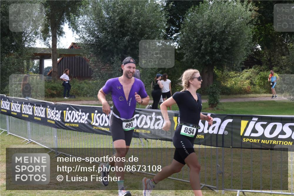 31.08.2025 - Elbe Triathlon Hamburg Luisa Fischer http://msf.ph/oto/8673108 31.08.2025 11:00:28 Laufen 490, 854 meine-sportfotos.de