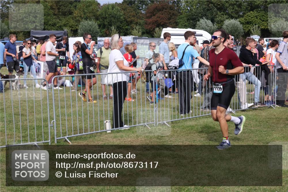 31.08.2025 - Elbe Triathlon Hamburg Luisa Fischer http://msf.ph/oto/8673117 31.08.2025 11:00:42 Laufen 1139 meine-sportfotos.de