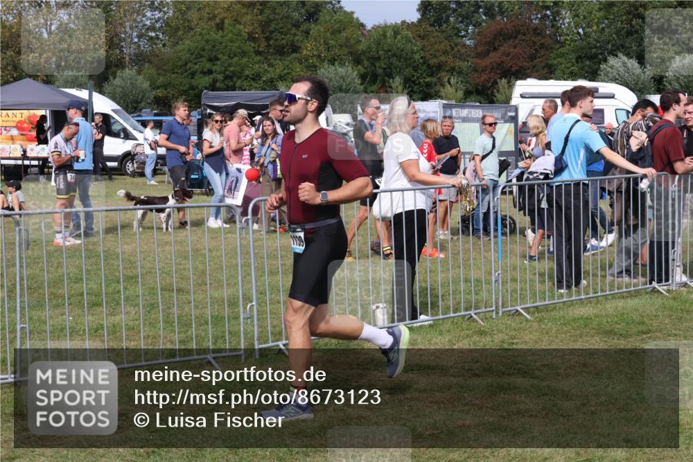 31.08.2025 - Elbe Triathlon Hamburg Luisa Fischer http://msf.ph/oto/8673123 31.08.2025 11:00:42 Laufen 34, 1939 meine-sportfotos.de