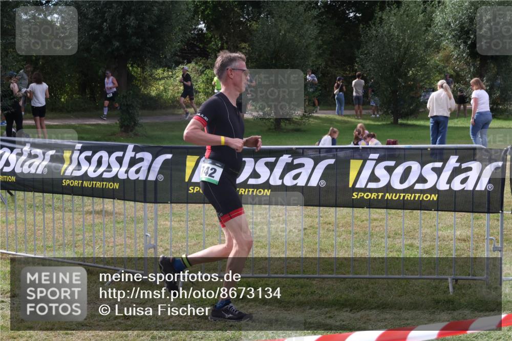 31.08.2025 - Elbe Triathlon Hamburg Luisa Fischer http://msf.ph/oto/8673134 31.08.2025 11:00:52 Laufen 142 meine-sportfotos.de