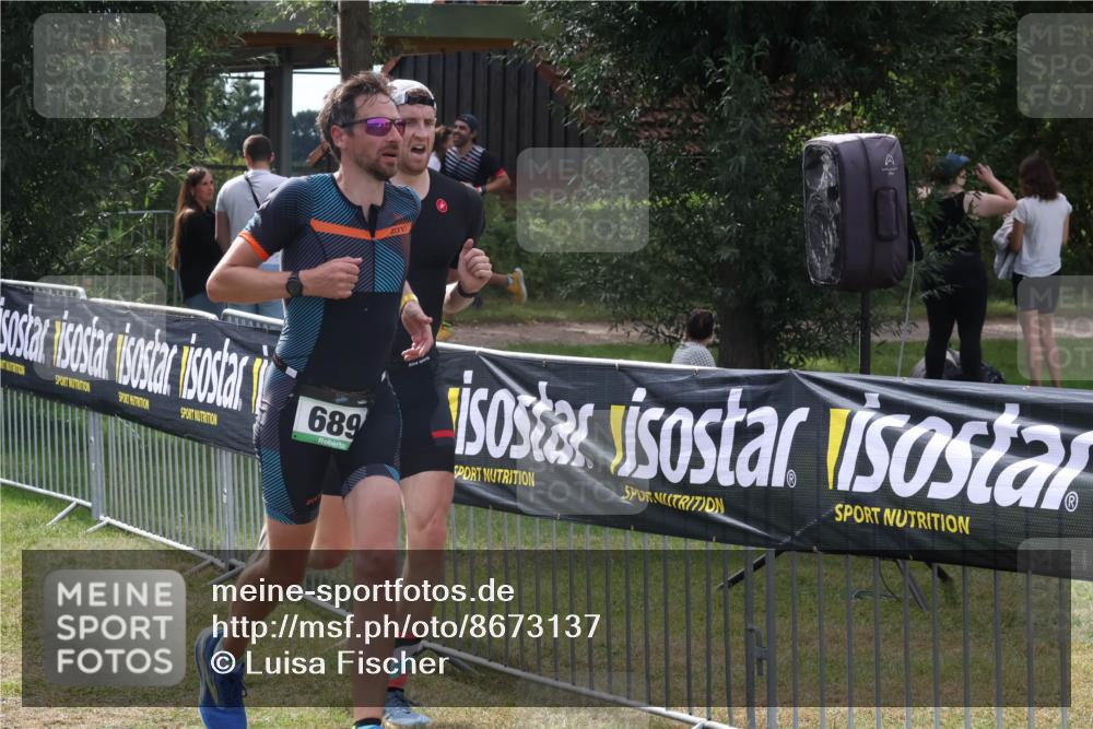 31.08.2025 - Elbe Triathlon Hamburg Luisa Fischer http://msf.ph/oto/8673137 31.08.2025 11:01:01 Laufen 689 meine-sportfotos.de