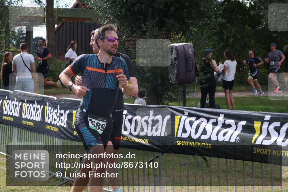 31.08.2025 - Elbe Triathlon Hamburg Luisa Fischer http://msf.ph/oto/8673140 31.08.2025 11:01:01 Laufen 3, 689 meine-sportfotos.de