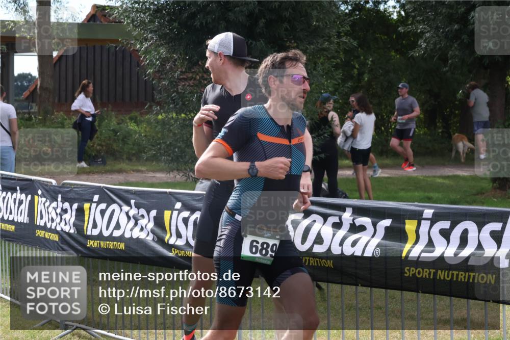 31.08.2025 - Elbe Triathlon Hamburg Luisa Fischer http://msf.ph/oto/8673142 31.08.2025 11:01:02 Laufen 201, 689 meine-sportfotos.de