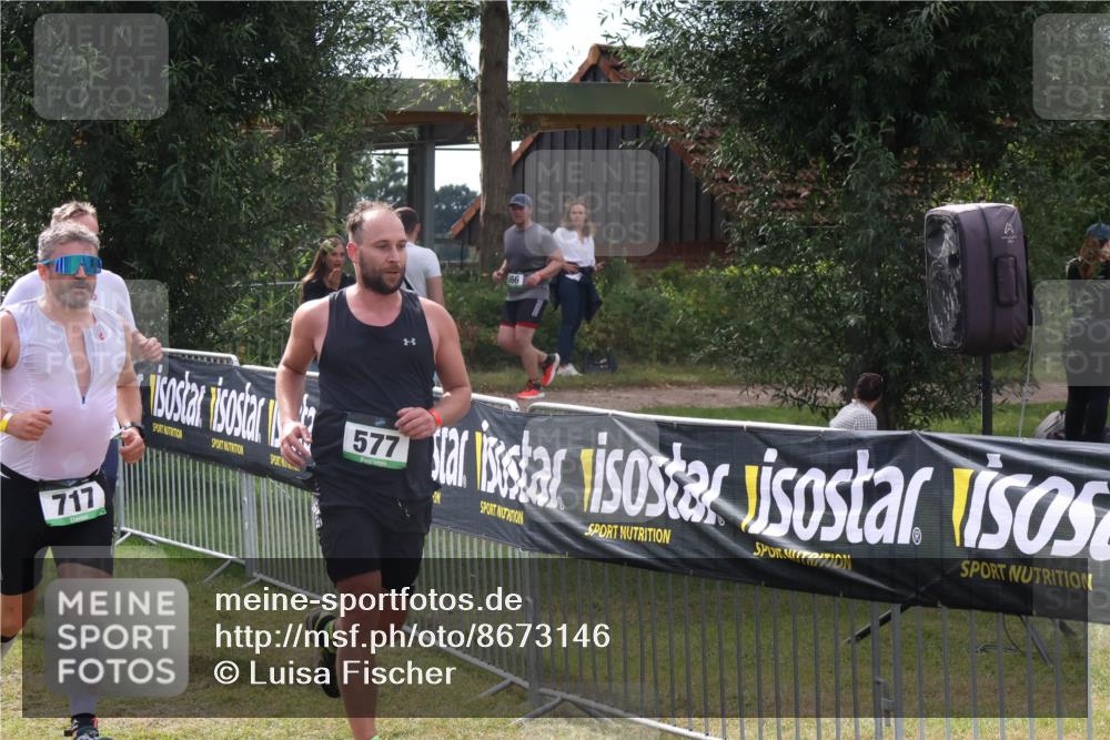 31.08.2025 - Elbe Triathlon Hamburg Luisa Fischer http://msf.ph/oto/8673146 31.08.2025 11:01:05 Laufen 717, 577 meine-sportfotos.de