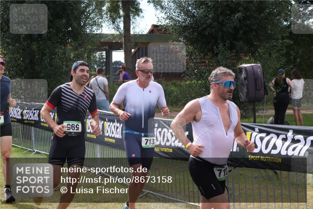 31.08.2025 - Elbe Triathlon Hamburg Luisa Fischer http://msf.ph/oto/8673158 31.08.2025 11:01:06 Laufen 595, 713, 711 meine-sportfotos.de