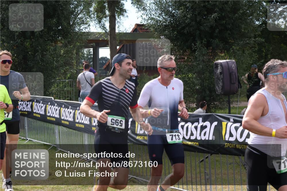 31.08.2025 - Elbe Triathlon Hamburg Luisa Fischer http://msf.ph/oto/8673160 31.08.2025 11:01:07 Laufen 27, 595, 713, 71 meine-sportfotos.de