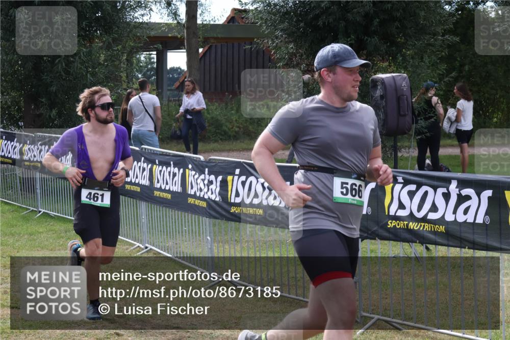 31.08.2025 - Elbe Triathlon Hamburg Luisa Fischer http://msf.ph/oto/8673185 31.08.2025 11:01:14 Laufen 461, 566 meine-sportfotos.de