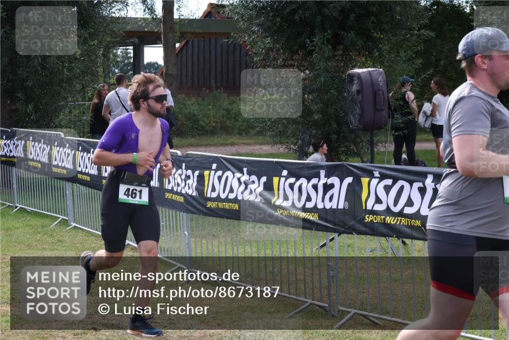 31.08.2025 - Elbe Triathlon Hamburg Luisa Fischer http://msf.ph/oto/8673187 31.08.2025 11:01:15 Laufen 461 meine-sportfotos.de