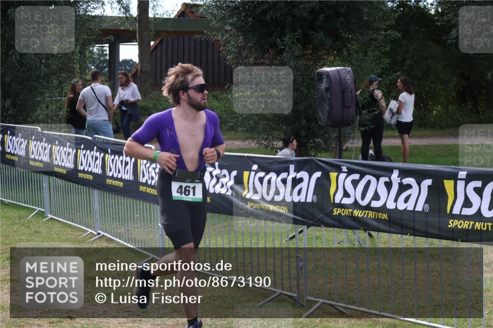 31.08.2025 - Elbe Triathlon Hamburg Luisa Fischer http://msf.ph/oto/8673190 31.08.2025 11:01:15 Laufen 461 meine-sportfotos.de
