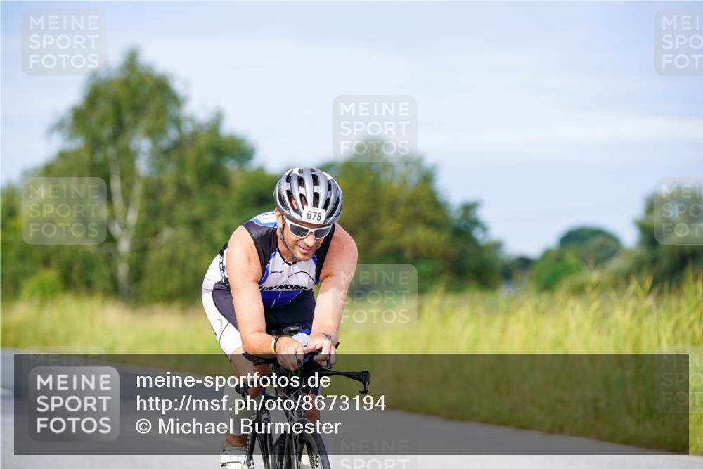 31.08.2025 - Elbe Triathlon Hamburg Michael Burmester http://msf.ph/oto/8673194 31.08.2025 10:10:39 Radfahren 497, 558, 653, 678, 929 meine-sportfotos.de