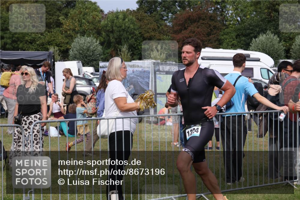 31.08.2025 - Elbe Triathlon Hamburg Luisa Fischer http://msf.ph/oto/8673196 31.08.2025 11:01:27 Laufen 1224 meine-sportfotos.de