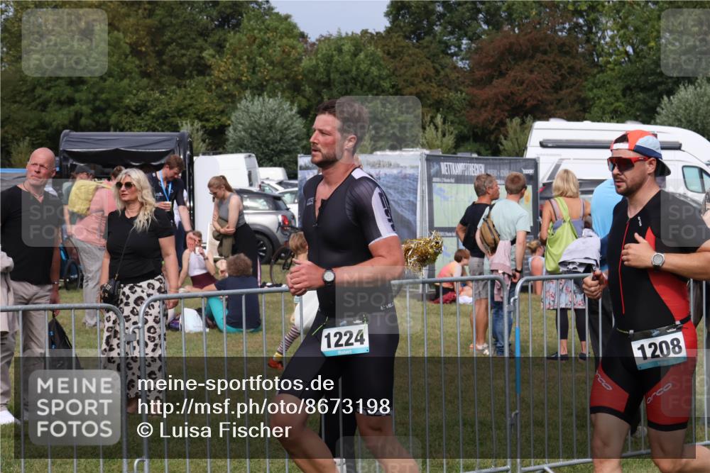 31.08.2025 - Elbe Triathlon Hamburg Luisa Fischer http://msf.ph/oto/8673198 31.08.2025 11:01:28 Laufen 1224, 1208 meine-sportfotos.de