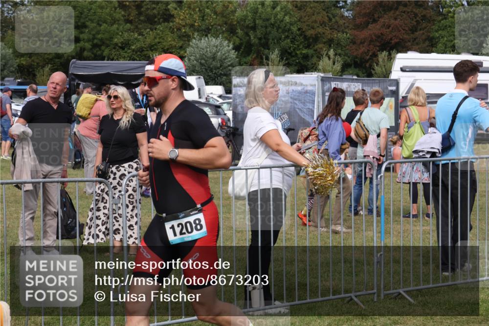 31.08.2025 - Elbe Triathlon Hamburg Luisa Fischer http://msf.ph/oto/8673203 31.08.2025 11:01:28 Laufen 1208 meine-sportfotos.de