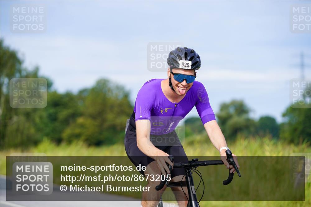 31.08.2025 - Elbe Triathlon Hamburg Michael Burmester http://msf.ph/oto/8673205 31.08.2025 10:10:41 Radfahren 497, 653, 678, 893, 929 meine-sportfotos.de