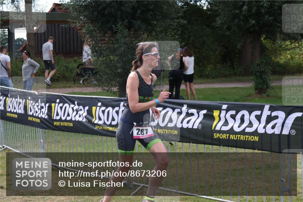 31.08.2025 - Elbe Triathlon Hamburg Luisa Fischer http://msf.ph/oto/8673206 31.08.2025 11:01:31 Laufen 287 meine-sportfotos.de