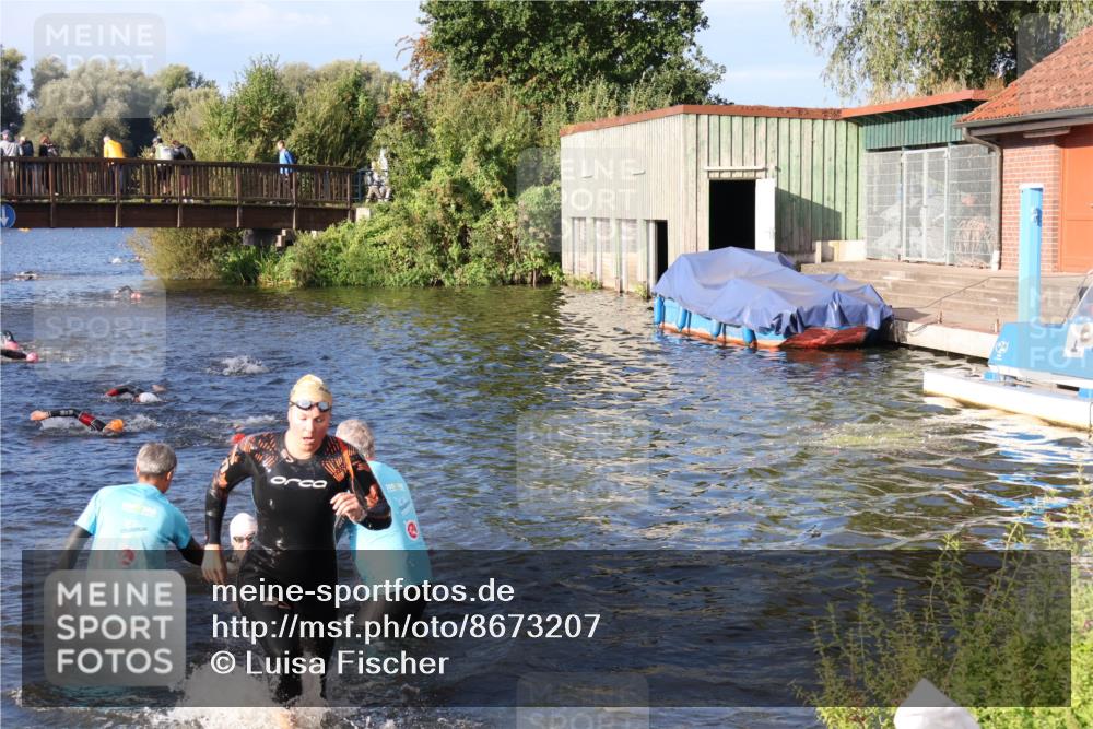 31.08.2025 - Elbe Triathlon Hamburg Luisa Fischer http://msf.ph/oto/8673207 31.08.2025 08:42:18 Schwimmen 300, 352 meine-sportfotos.de