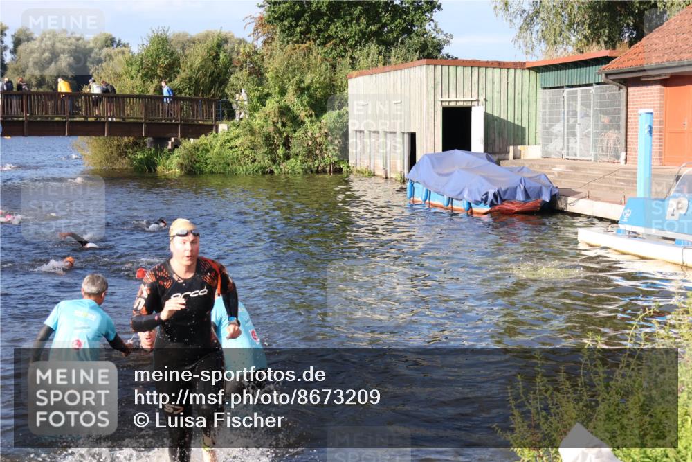 31.08.2025 - Elbe Triathlon Hamburg Luisa Fischer http://msf.ph/oto/8673209 31.08.2025 08:42:18 Schwimmen 300, 352 meine-sportfotos.de