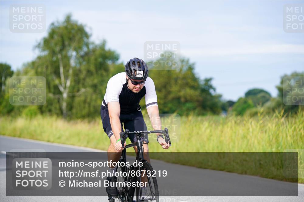 31.08.2025 - Elbe Triathlon Hamburg Michael Burmester http://msf.ph/oto/8673219 31.08.2025 10:10:43 Radfahren 497, 653, 893, 929 meine-sportfotos.de