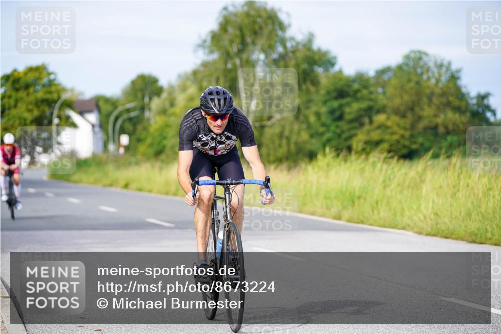 31.08.2025 - Elbe Triathlon Hamburg Michael Burmester http://msf.ph/oto/8673224 31.08.2025 10:10:44 Radfahren 497, 653, 893, 929 meine-sportfotos.de
