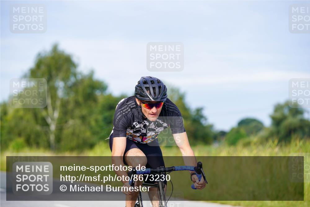 31.08.2025 - Elbe Triathlon Hamburg Michael Burmester http://msf.ph/oto/8673230 31.08.2025 10:10:45 Radfahren 497, 653, 893 meine-sportfotos.de