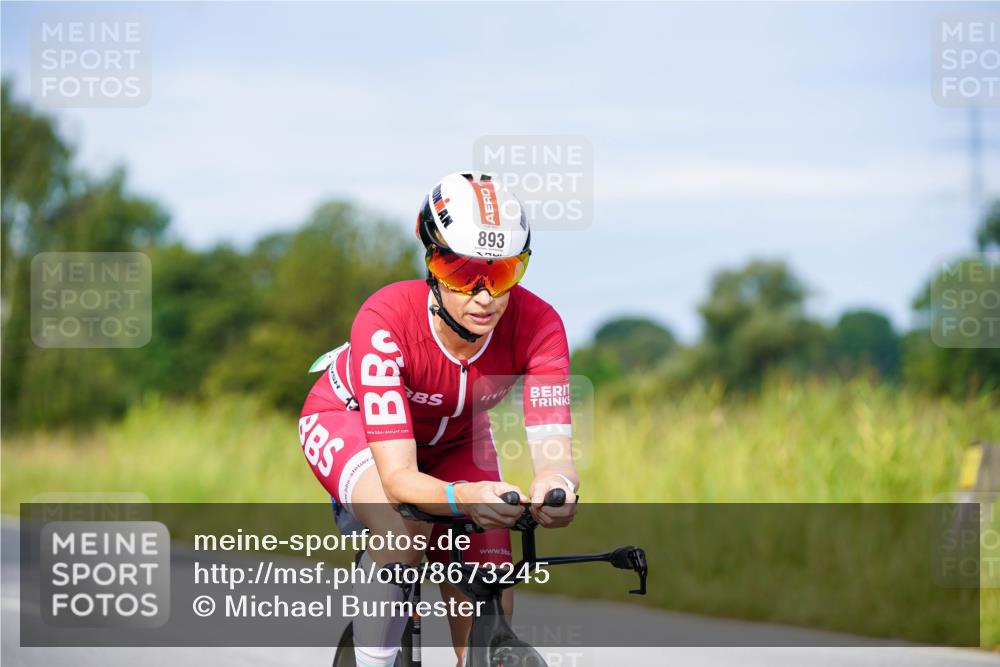 31.08.2025 - Elbe Triathlon Hamburg Michael Burmester http://msf.ph/oto/8673245 31.08.2025 10:10:47 Radfahren 616, 653, 893 meine-sportfotos.de