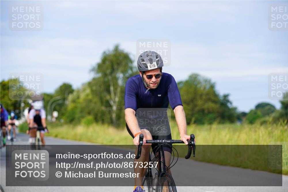 31.08.2025 - Elbe Triathlon Hamburg Michael Burmester http://msf.ph/oto/8673257 31.08.2025 10:10:53 Radfahren 521, 606, 616, 627, 692, 785 meine-sportfotos.de