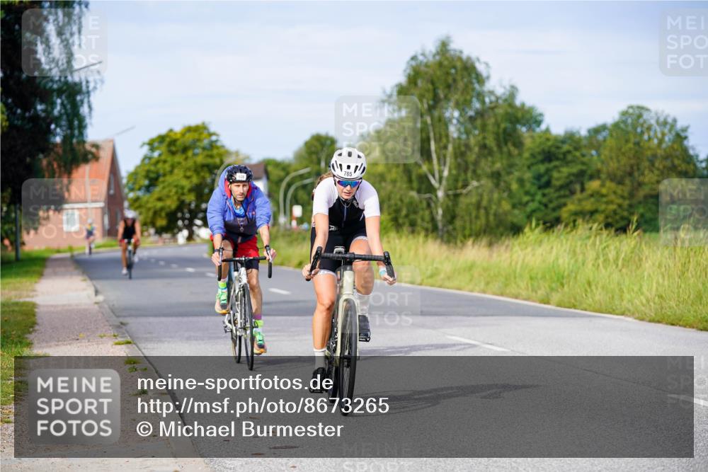 31.08.2025 - Elbe Triathlon Hamburg Michael Burmester http://msf.ph/oto/8673265 31.08.2025 10:10:54 Radfahren 521, 606, 616, 627, 692, 785 meine-sportfotos.de
