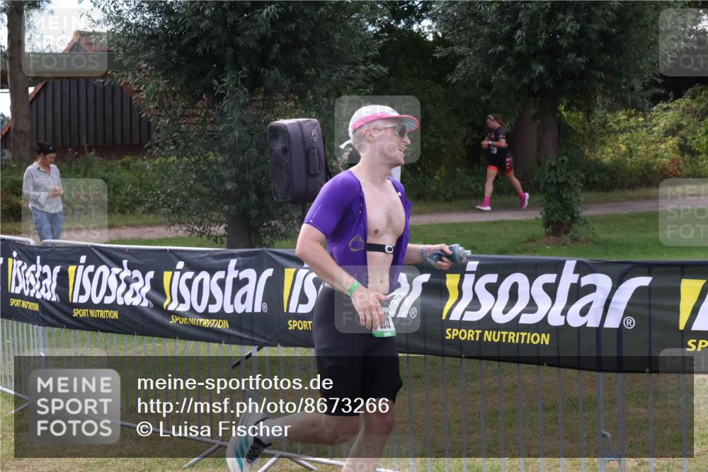 31.08.2025 - Elbe Triathlon Hamburg Luisa Fischer http://msf.ph/oto/8673266 31.08.2025 11:01:53 Laufen 26 meine-sportfotos.de