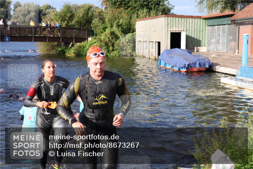 31.08.2025 - Elbe Triathlon Hamburg Luisa Fischer http://msf.ph/oto/8673267 31.08.2025 08:42:34 Schwimmen 252, 272, 276, 367 meine-sportfotos.de