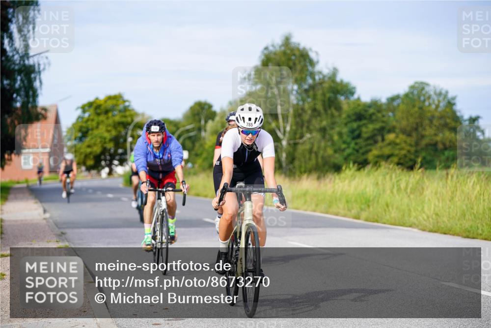 31.08.2025 - Elbe Triathlon Hamburg Michael Burmester http://msf.ph/oto/8673270 31.08.2025 10:10:54 Radfahren 521, 606, 616, 627, 692, 785 meine-sportfotos.de