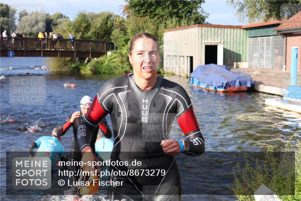 31.08.2025 - Elbe Triathlon Hamburg Luisa Fischer http://msf.ph/oto/8673279 31.08.2025 08:42:35 Schwimmen 252, 272, 276, 367 meine-sportfotos.de