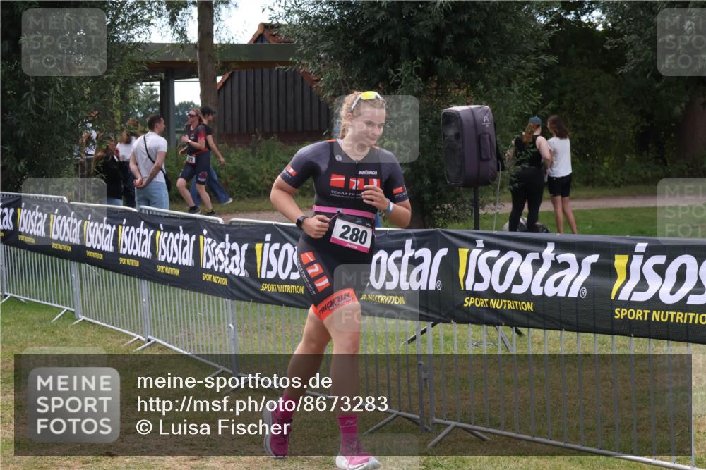 31.08.2025 - Elbe Triathlon Hamburg Luisa Fischer http://msf.ph/oto/8673283 31.08.2025 11:02:05 Laufen 280 meine-sportfotos.de