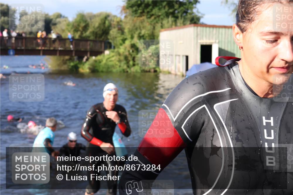 31.08.2025 - Elbe Triathlon Hamburg Luisa Fischer http://msf.ph/oto/8673284 31.08.2025 08:42:36 Schwimmen 252, 272, 276, 367 meine-sportfotos.de