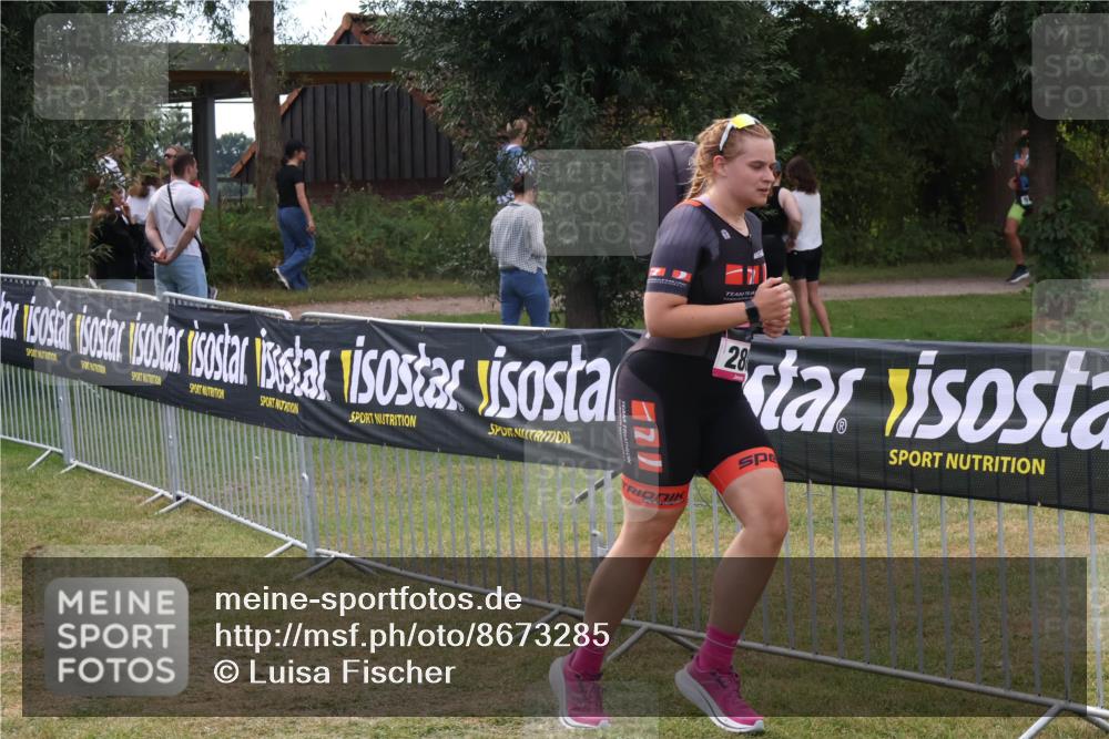 31.08.2025 - Elbe Triathlon Hamburg Luisa Fischer http://msf.ph/oto/8673285 31.08.2025 11:02:05 Laufen 28 meine-sportfotos.de