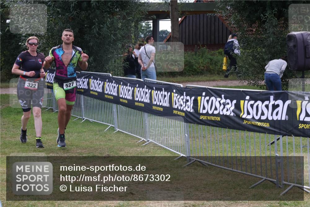 31.08.2025 - Elbe Triathlon Hamburg Luisa Fischer http://msf.ph/oto/8673302 31.08.2025 11:02:12 Laufen 322, 527 meine-sportfotos.de