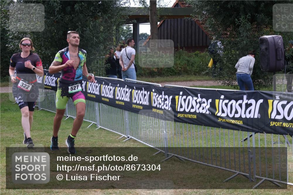 31.08.2025 - Elbe Triathlon Hamburg Luisa Fischer http://msf.ph/oto/8673304 31.08.2025 11:02:12 Laufen 322, 527 meine-sportfotos.de