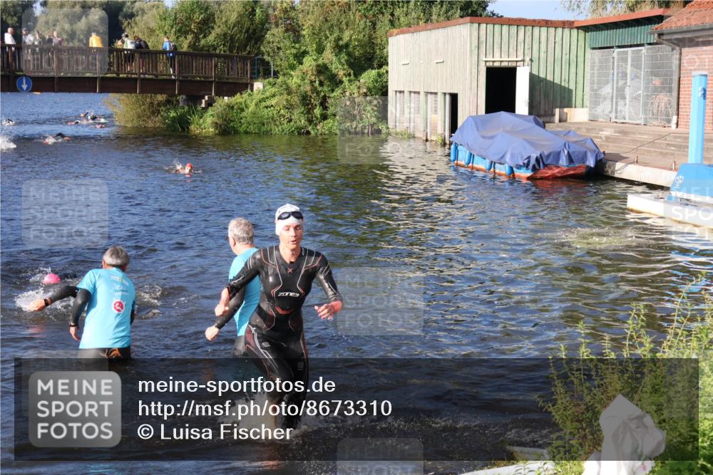 31.08.2025 - Elbe Triathlon Hamburg Luisa Fischer http://msf.ph/oto/8673310 31.08.2025 08:42:39 Schwimmen 270, 272, 367, 369 meine-sportfotos.de